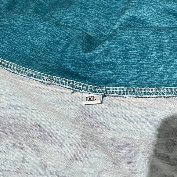 Southwestern Aztec Inspired Long Sleeve 1/4 Zip top 1X - Picture 8 of 8